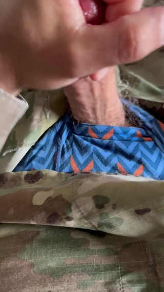 Gay Soldier Stuff: 내 비행복을 벗고 추종자를 위해 청바지 한 짝을 사용자 정의!