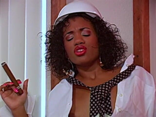 Videowood: Syndee Capri construction boss lady