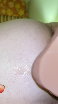 Pułapka zostaje wbita przez wielką maszynę dildo