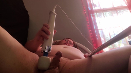 Nasty Taura: Solo divertido - grandota trans chica jugando con su polla