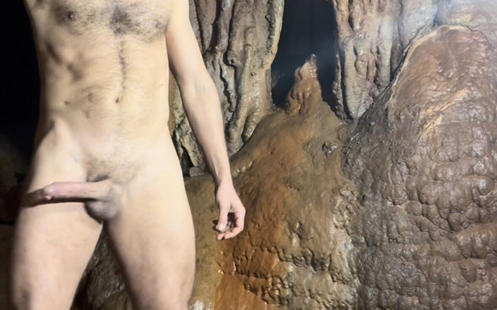 FerLuciDaddy: Exploring Caves with Hung Mate