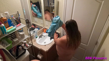 BBW Pleasures: Exibicionista grandona, casal toma banho