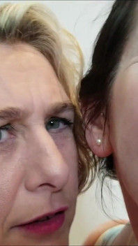 후장 따먹히는 거유 밀프