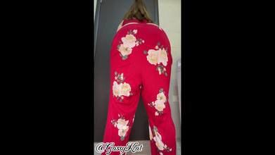 GassyKat: Red-hot Pants furz spritzen