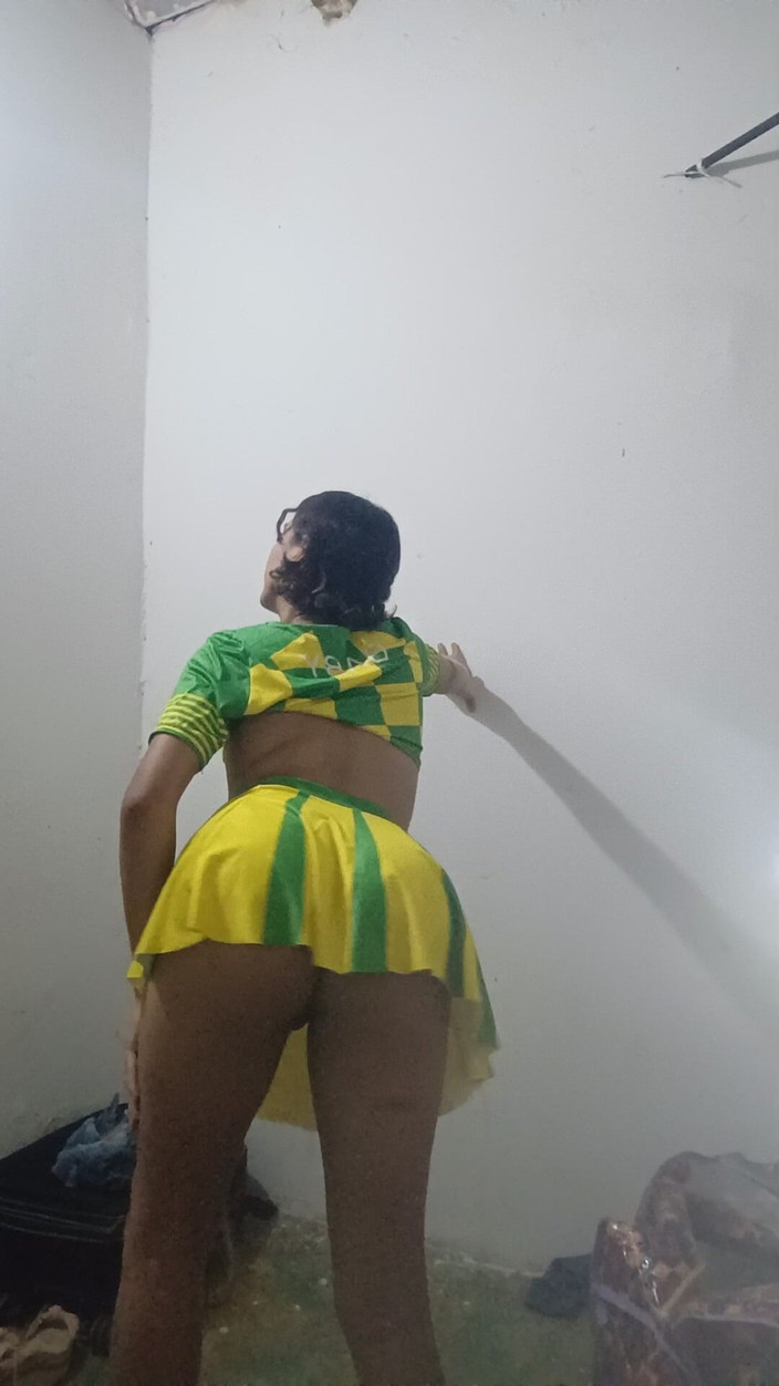 Femboy from Colombia: Orang-orang baik memberikan segalanya di sini