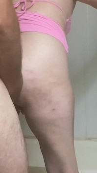 Sodomie debout dans la salle de bain