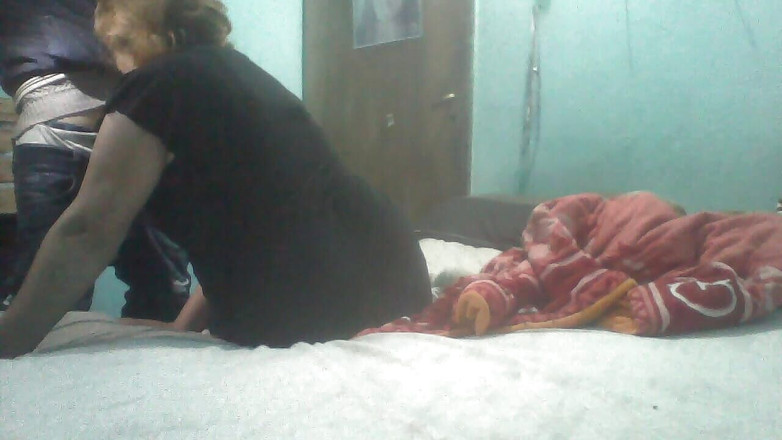 Fitcure1: Ma copine me suce et on baise en levrette sur...