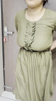 Menina mais bonita 18+ sexo gordinho desfruta em quarto de hotel.