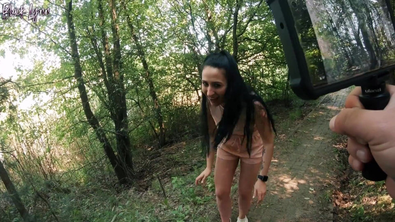 YSP Studio: Unexpected Blowjob the Middle of the Park - Surprise Cum in...