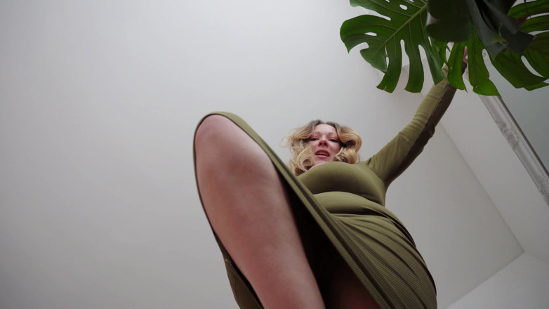 Sasha Curves: Anda Catfished sebuah Giantess