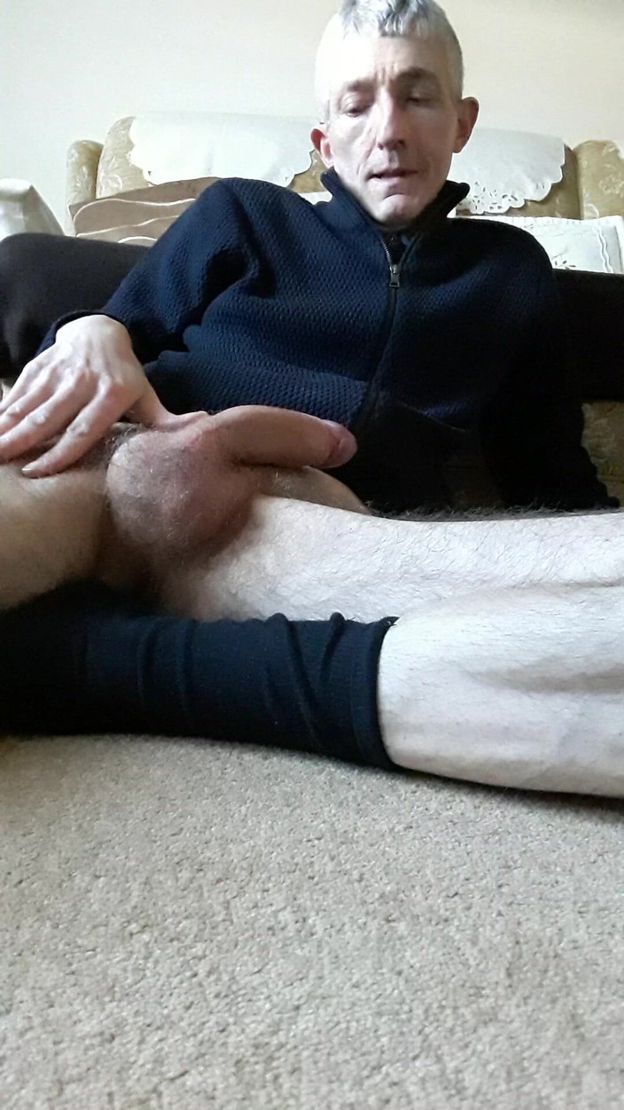 James Dirty Boy: 在起居室自慰