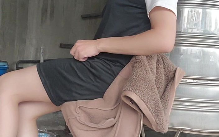 Taiwancdgirl: अगर मैं यहां सेक्स कर सकती थी तो यह रोमांचक होगा ।