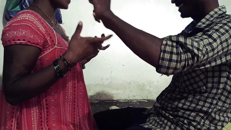 Annu Bhabhi: Devar Bhabhi Full Romantic Video