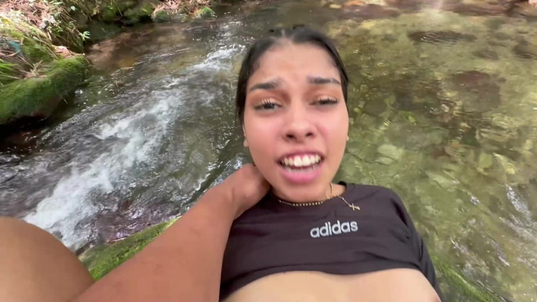 Saraymike: Una latina che eiacula e raggiunge l'orgasmo dopo che il...