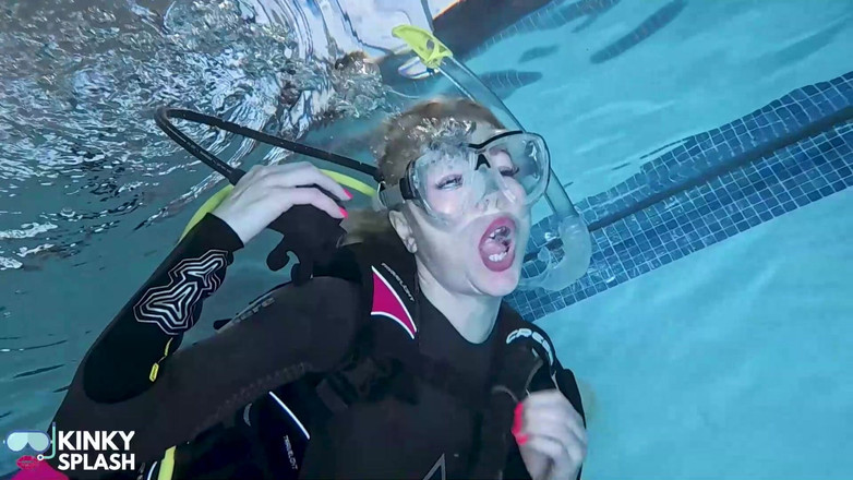 UKCuteGirl Lucy Lauren: Kompilace potápění pod vodou - více než 1 hodina!