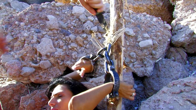 Time To Jerk Off: Femeie latino excitată lasă un străin să-i fută analul pe...