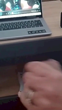 POV de MILF masturbação com gozo nas mãos