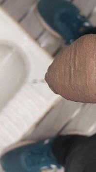 Pissing Master on Fabhouse