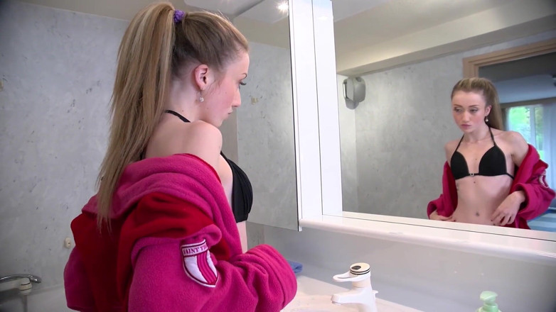 6-movies: Blonde teen masturbating in bathroom with shower head