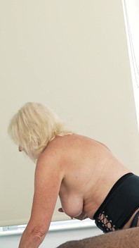GILF Inglese Che Porta Al Culmine Senza Sborrata Sega
