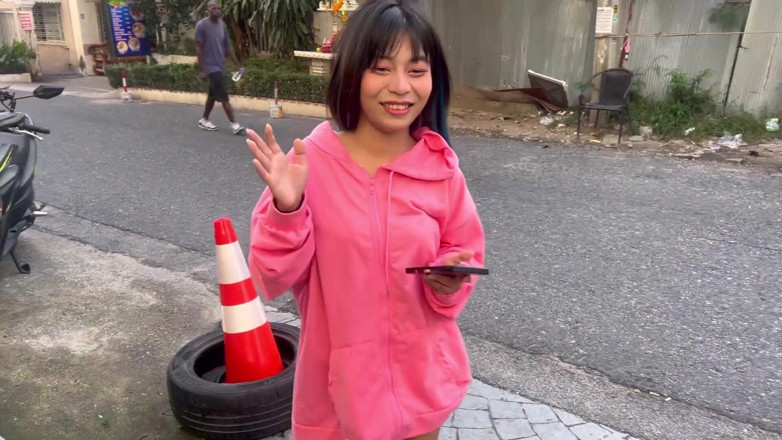 Blond_withasian: Petite Petite Getatoeëerde Aziatische Getatoeëerde Vernietigd Door Grote Witte Creampie...