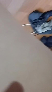 Je tourne une vidéo de mes belles-filles en train de baiser et de me masturber la chatte