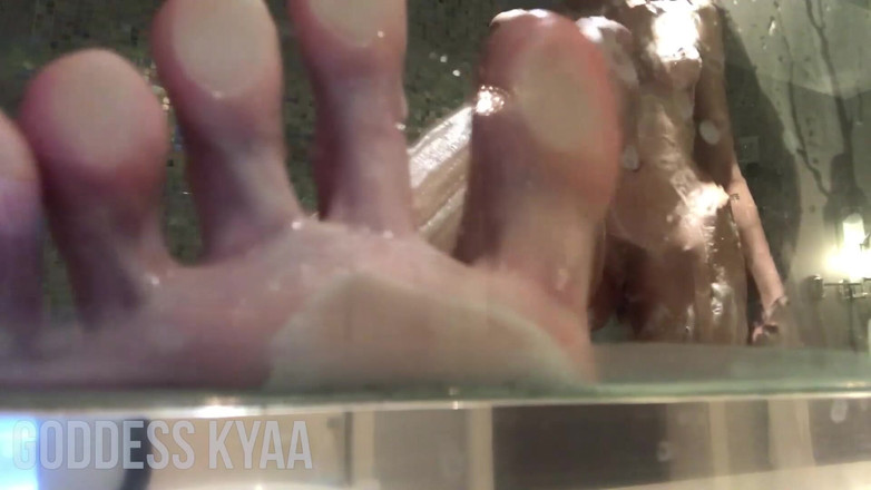 Kyaa Chimera: Hotelový voyeur ve sprše