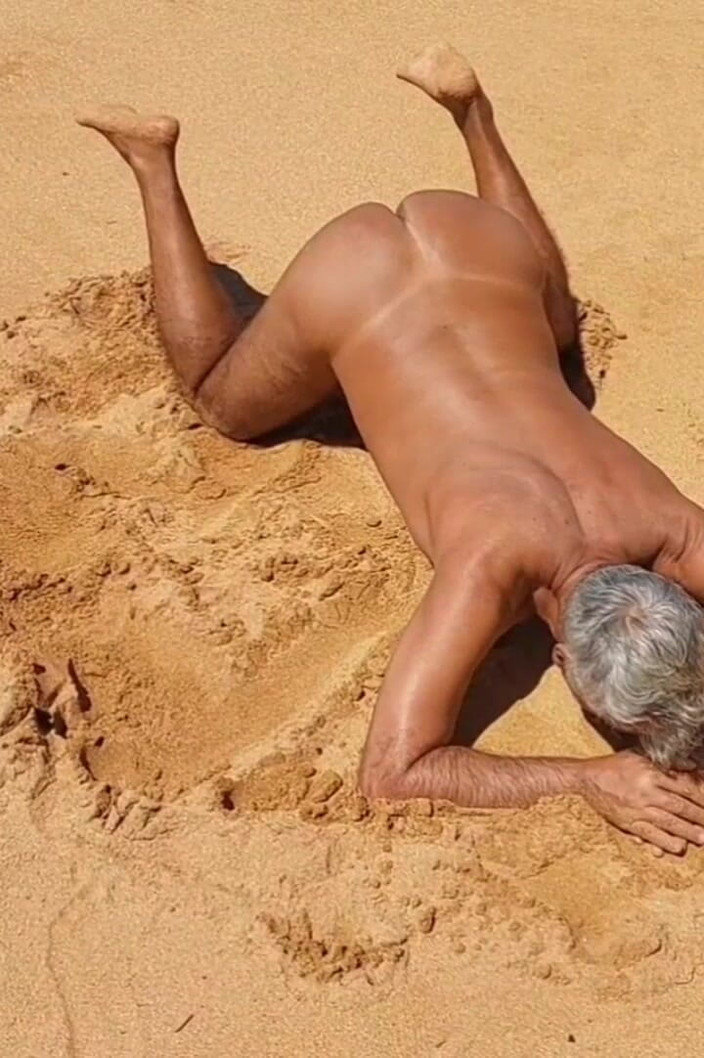 Ladysilvas: Ледісільва на пляжі хоче трахнути її гарячу дупу