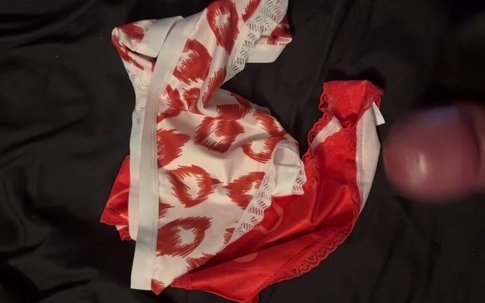 Panty Freak 3017: Sperma auf höschen