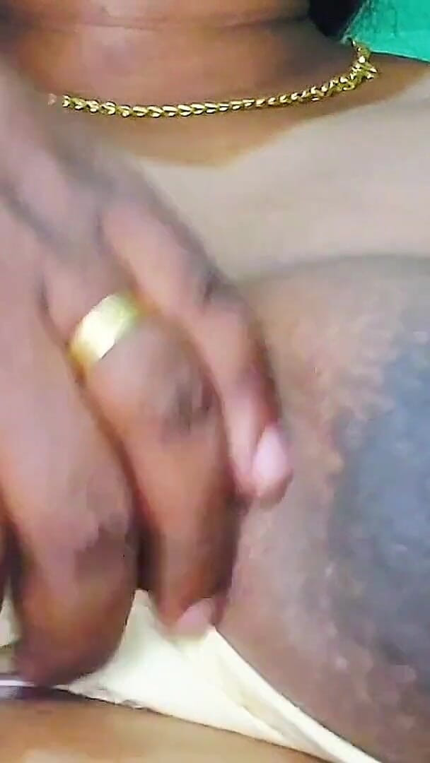 Desi Mohini: Desi Item Girl Kavita Model Part - 01