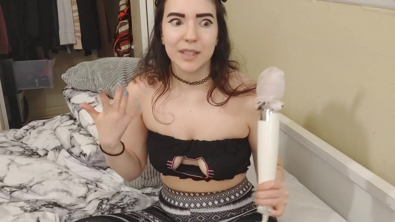 lilredvelvettt: Come uso il mio hitachi sulla mia figa nborrata