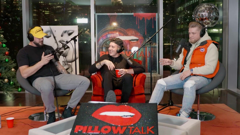Pillow Talk: Tiktok Mogul Aaron Vankampen diventa strano in case!
