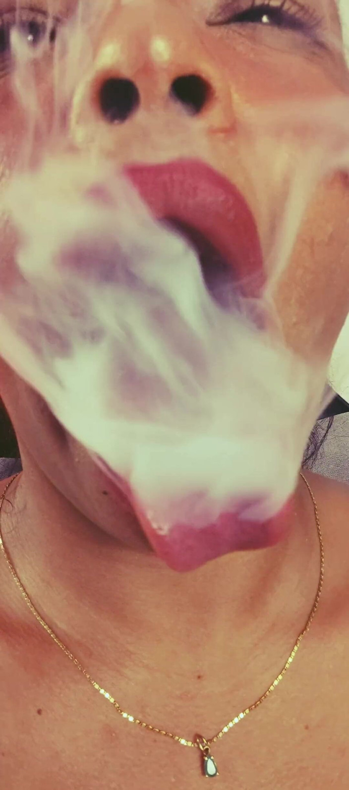 anabel693: Fetiš kouř, ústa a jazyk