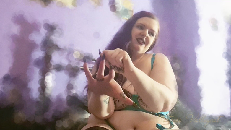 Mxtress Valleycat: Sharp Nail Worship
