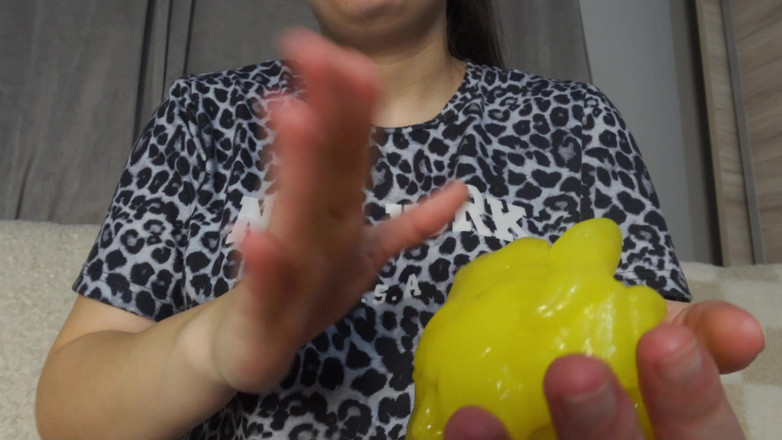 AmayaMori: Lo stile i capelli e sistemo le unghie perché sono...