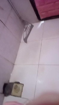 Cr में अकेले लंड हिलाना