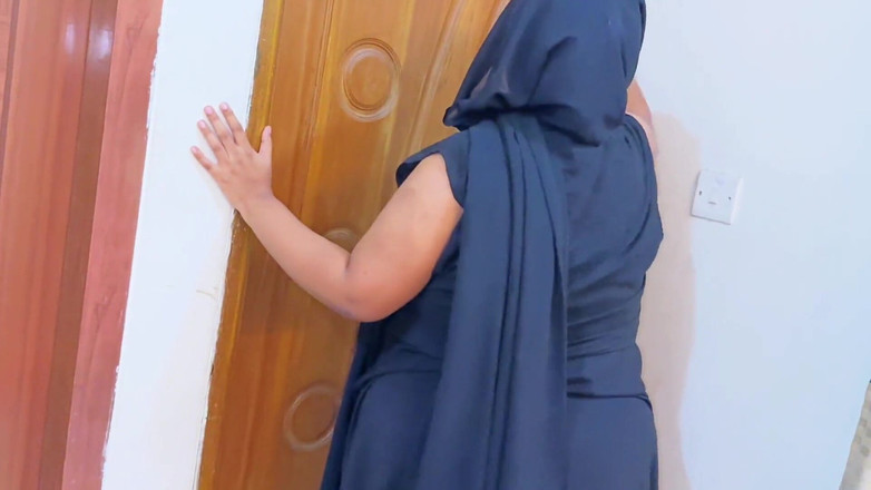 Aria Mia: Sexy muslimská nevlastní matka s velkým zadkem a velkými prsy...