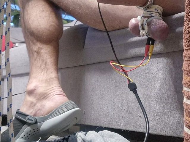 Testicle Stretching and Estim (MarasBDSM)