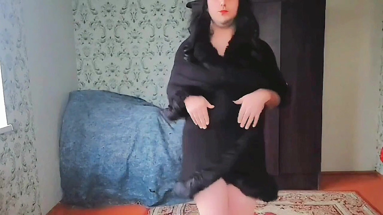 Kitty_Cross: Oszałamiające Femboy powoli pokazując idealne seksowne ciało