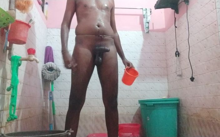 Tamil 10 inches BBC: सेक्सी स्नान सत्र
