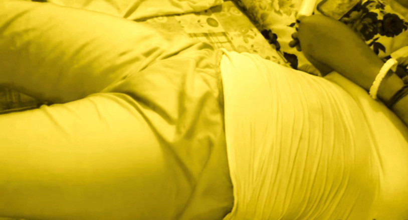 Teensex: Teensex-amazone bhabi dominiert großen schwanz zum ficken ihrer geilen muschi.