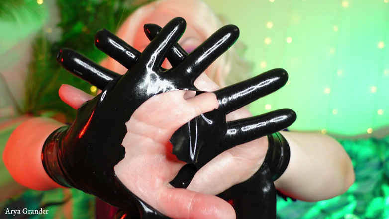 Arya Grander: Vidéo de gants en caoutchouc en latex déchirés