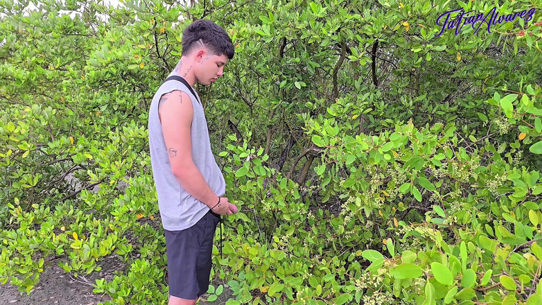 Tatianaalvarez: 해변에서 남친과 그의 친구와 쓰리섬