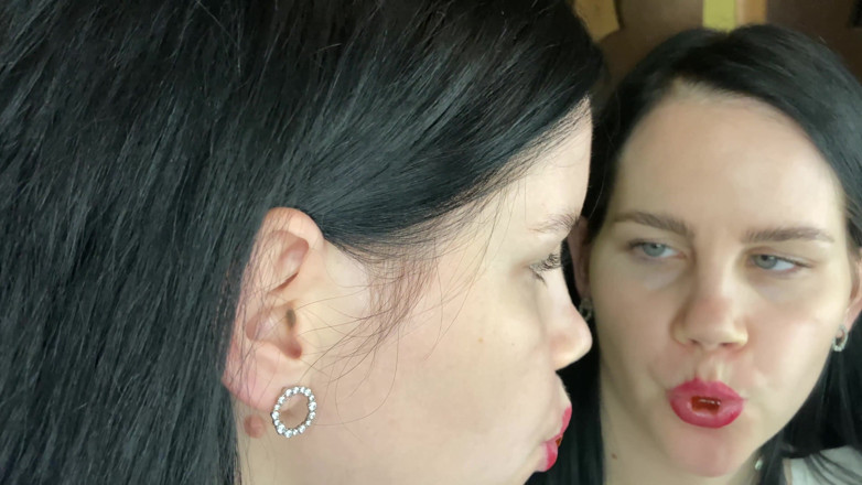 Anna Sky: Giantess eats gummy bears and a toy. 4K
