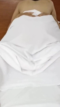 Două fete se fut reciproc până cururile lor sunt umplute cu lapte, orgasm real