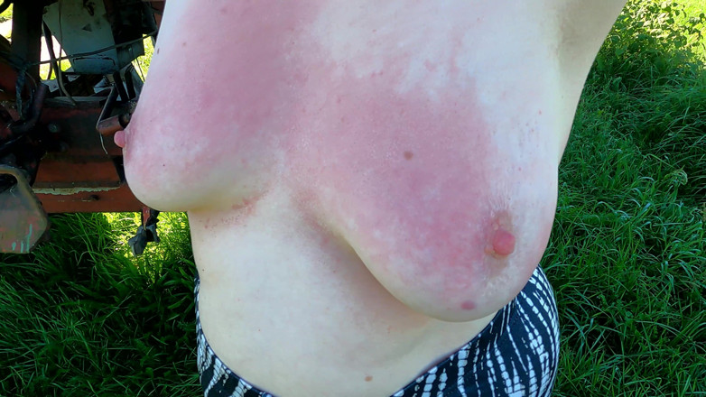 Bouncy Tits Action: Tette nude che sbattono tra le