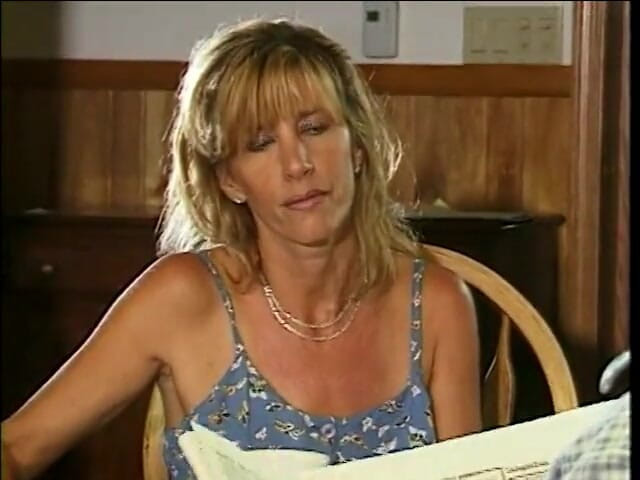 Teen Seduction: Tesão de meia-irmã pegou sua enteada se masturbando