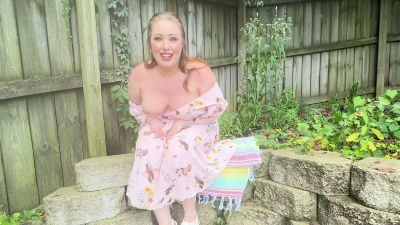 KinkyKatie: 胖熟女淫荡的katie给《灭绝者》口交 - joi