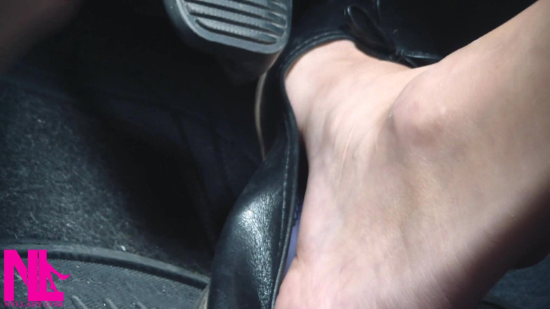 Nyllady: Revving and Driving in Black Leather Flats on Barefeet