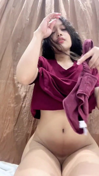 สาวบริสุทธิ์เหงา เงี่ยนจัด เย็ดหีตัวเองด้วยของเล่น